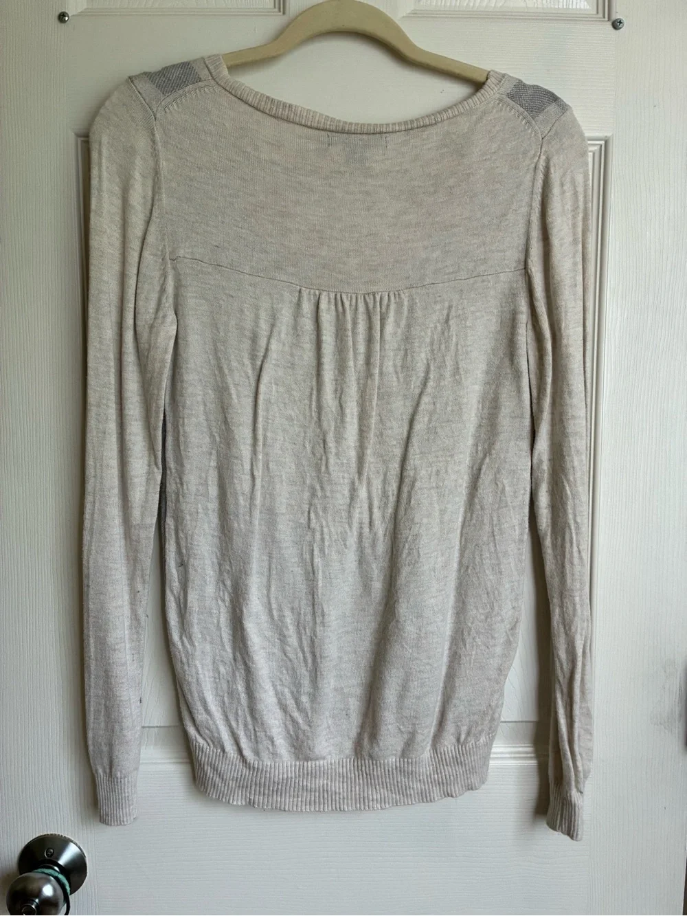 Banana Republic lightweight neck